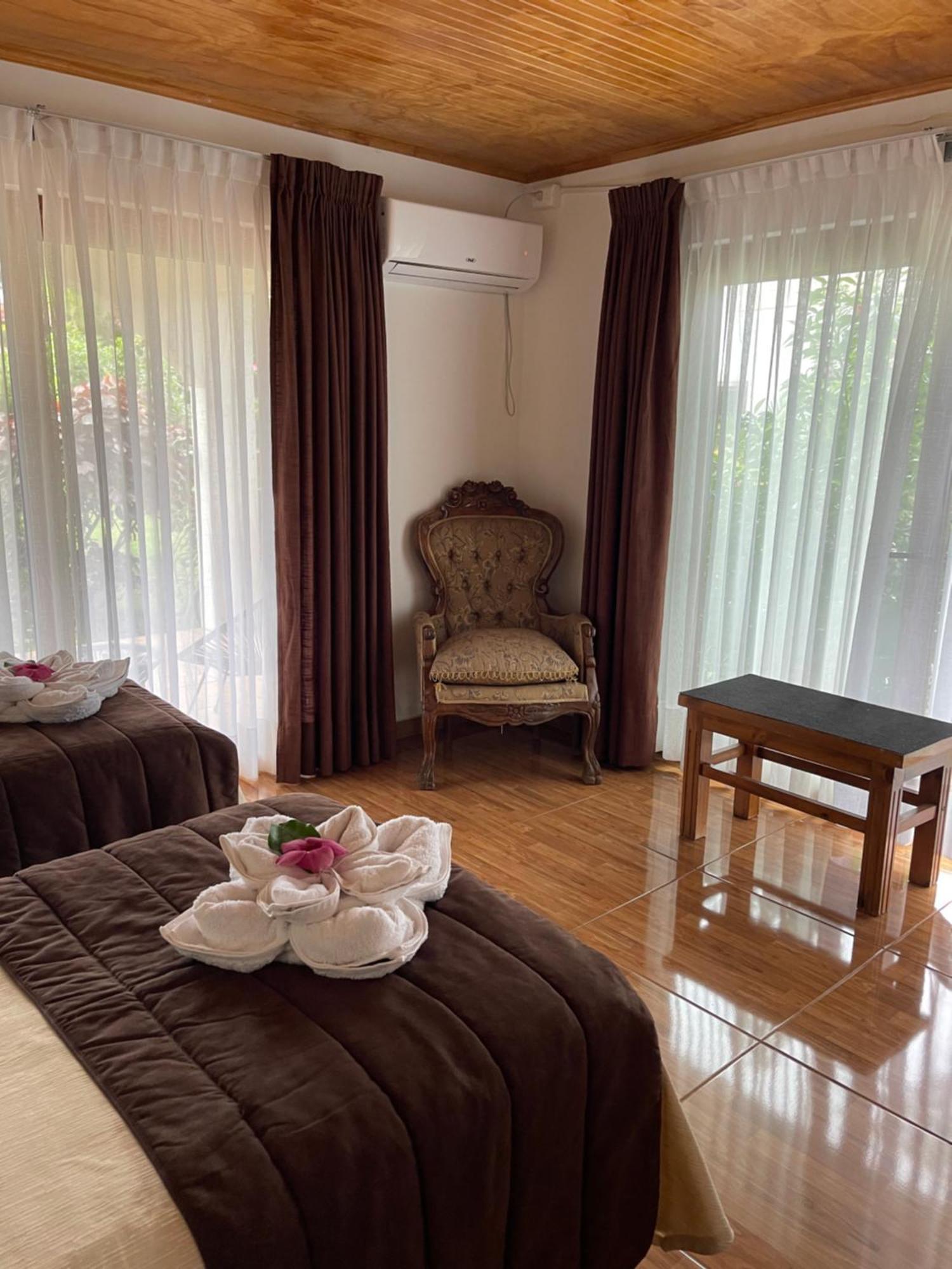 Teanehi Bed & Breakfast Hanga Roa Exterior foto